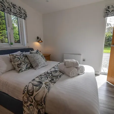 Olverstone Lodge, A Beautiful Cornish Lodge With Wood Burner & Garden St Austell Exterior photo