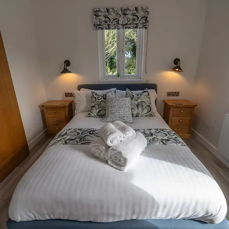 Olverstone Lodge, A Beautiful Cornish Lodge With Wood Burner & Garden St Austell Exterior photo