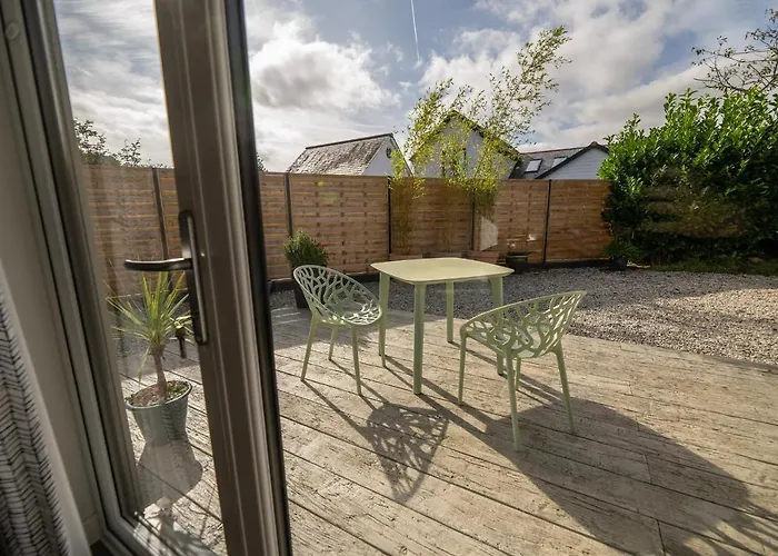 Olverstone Lodge, A Beautiful Cornish Lodge With Wood Burner & Garden